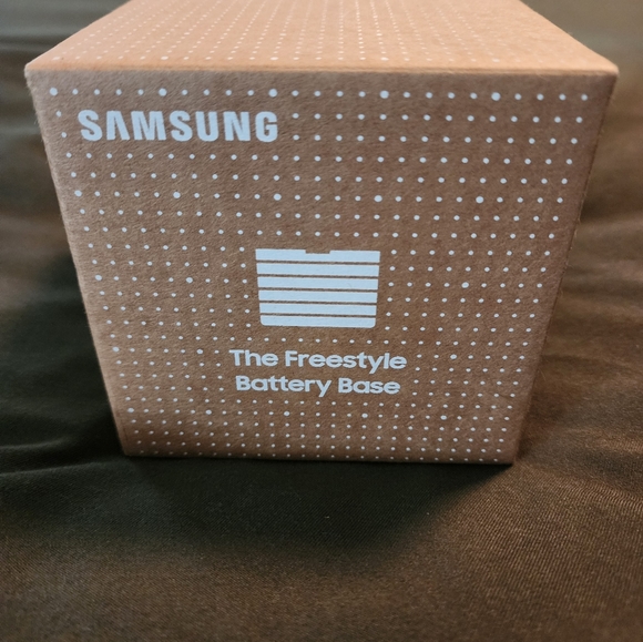 Samsung Le Freestyle Projector, battery base, hard shell carrying case. - Picture 7 of 10